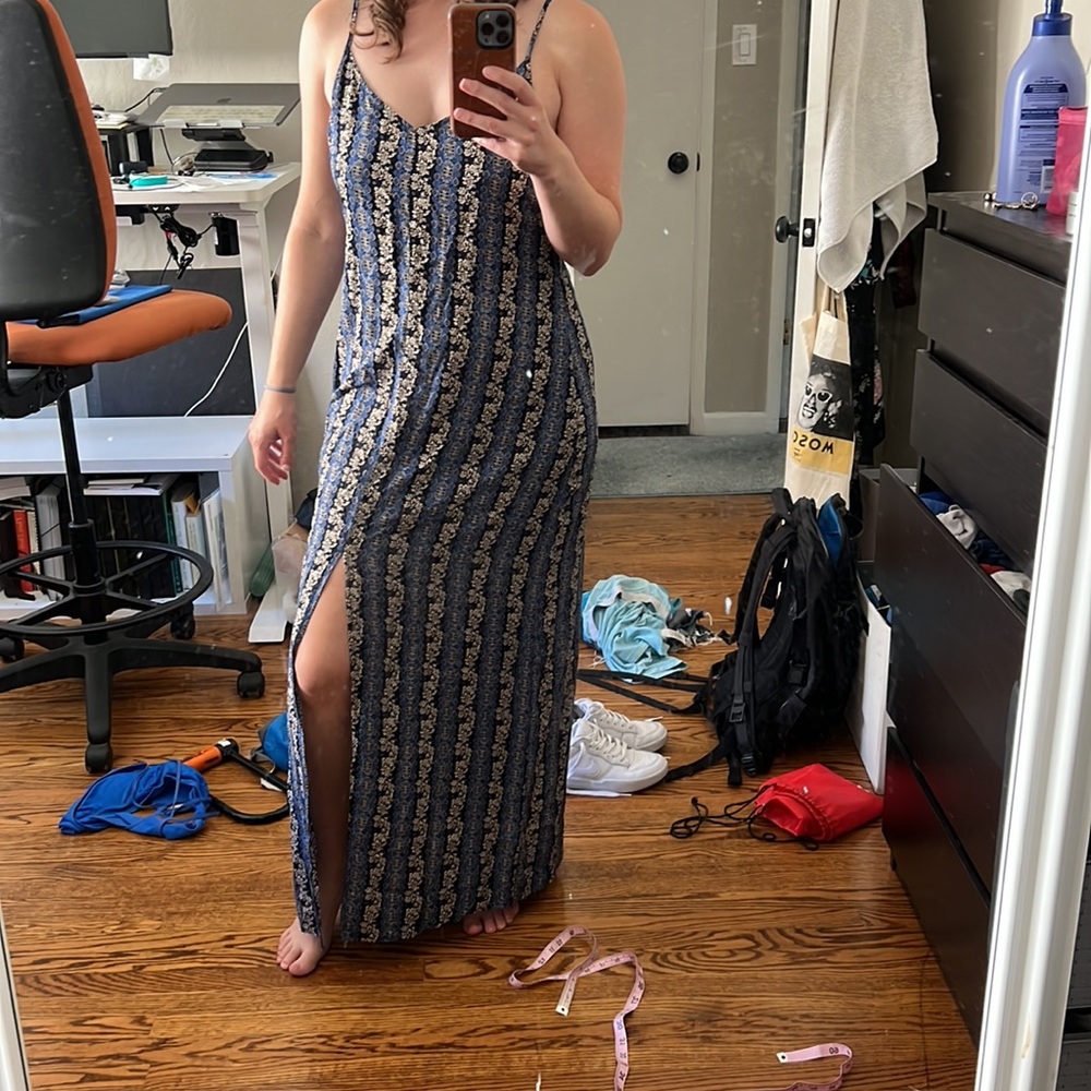 Vertical stripe pattern maxi dress
